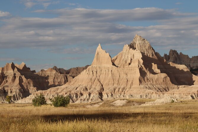 Peaks & Plains: Rushmore & Badlands in a Day - Scenic Drive Through the Hills
