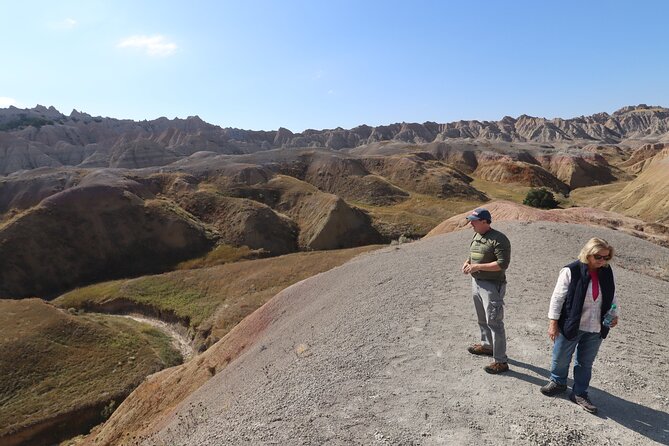 Peaks & Plains: Rushmore & Badlands in a Day - Convenient Pickup and Meeting
