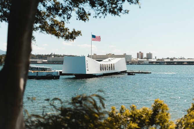 Pearl Harbor Battleship Missouri Memorial and USS Arizona - Key Points