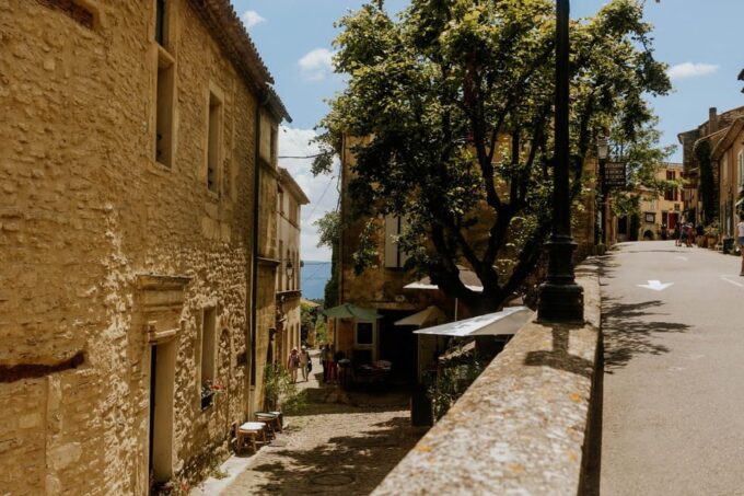 Pearls of Luberon: Gordes, Rousillon & Senanque Private Trip - Provencal Landscapes and Luberon Mountains