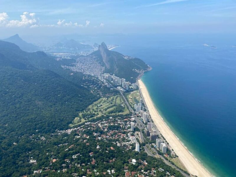 Pedra Da Gávea Like Never Before" - Hiking Through the Amazon Rainforest