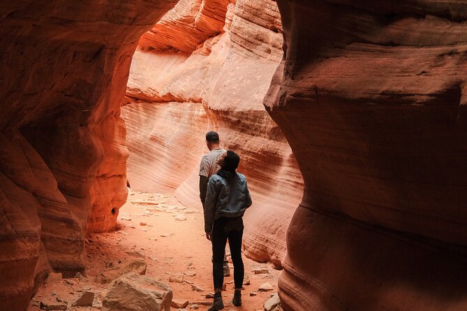 Peekaboo Slot Canyon Jeep Tour - Exploring the Peekaboo Slot Canyon