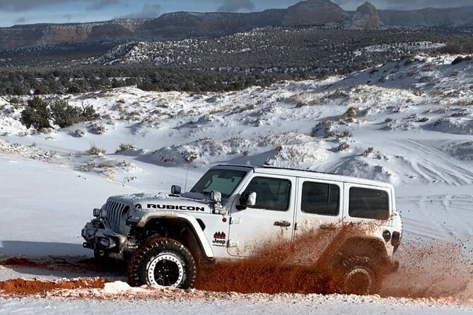 Peekaboo Slot Canyon Jeep Tour - Native American History and Moqui Steps