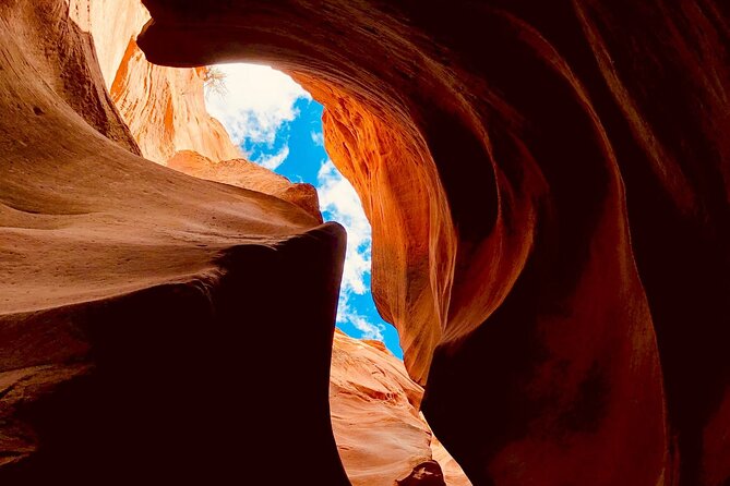 Peekaboo Slot Canyon Jeep Tour - Transportation to Canyon