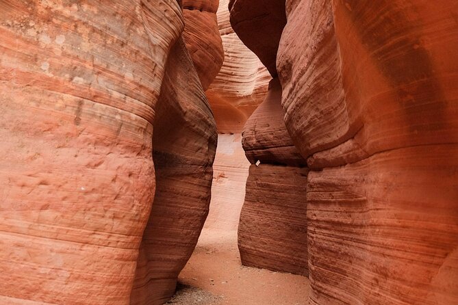 Peekaboo Slot Canyon UTV and Hiking Adventure - Meeting Point and Pickup