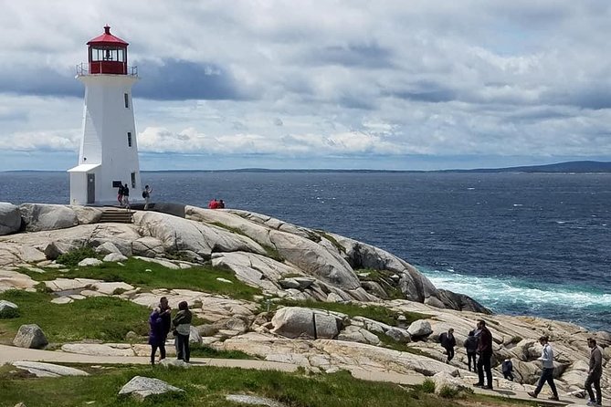 Peggy's Cove & Halifax Historic Tour - Exploring Peggys Cove