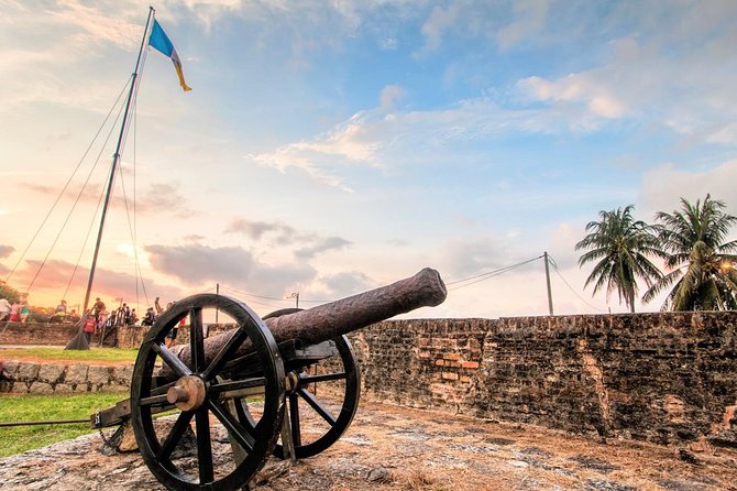 Penang City Private Half Day Tour With Khoo Kongsi & Kek Lok Si - Fort Cornwallis