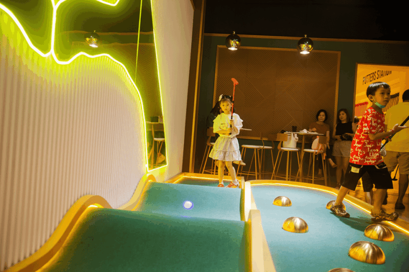 Penang : DE8000 Mini Golf Café Ticket - Key Points
