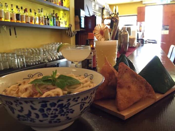 Penang: Georgetown Foodie Walking Tour With a Cocktail - Savoring Penangs Diverse Flavors