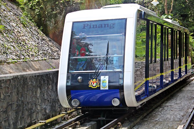Penang Hill and the Kek Lok Si Temple - Combining Penangs Top Landmarks
