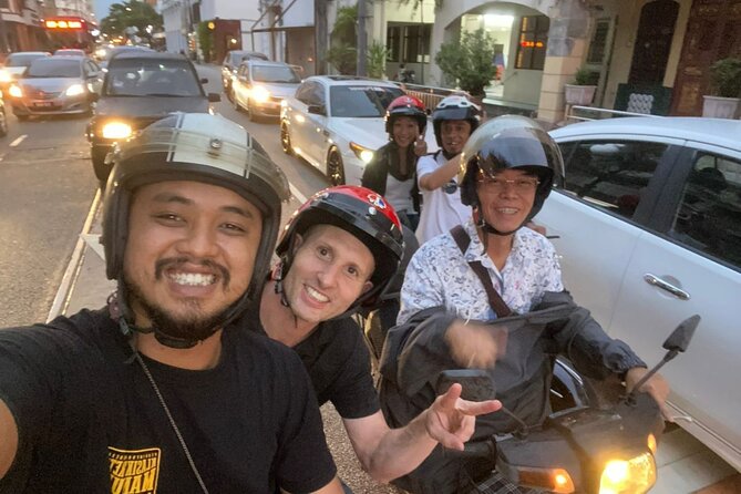 Penangs Night Eat-Venture - Discovering Hidden Temples and Streets