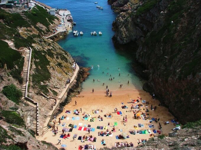 Peniche: Berlengas Roundtrip and Glass-Bottom Boat Cave Tour - Getting to Peniche