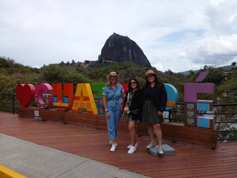 Peñol-Guatapé Private Tour: With Breakfast, Lunch, and Boat - Key Points