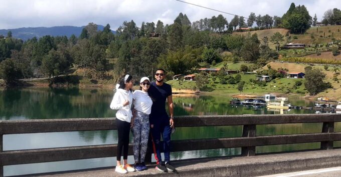 Peñol-Guatapé Private Tour: With Breakfast, Lunch, and Boat - Discover Local History and Culture
