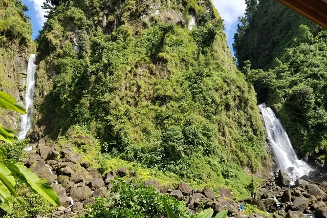 Peppers Choice : Waterfalls, Sulphur Spa & Volcanic Black Sand Beach - Exploring Twin/Trafalgar Falls
