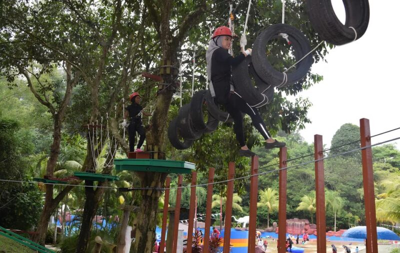 Perak: Bukit Merah Laketown Waterpark Admission Ticket - Attractions and Amenities