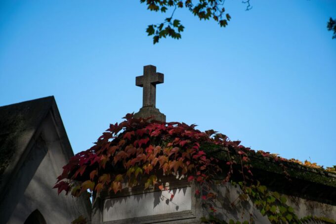 Père Lachaise Cemetery: A Stroll Through Immortal History - Frequently Asked Questions