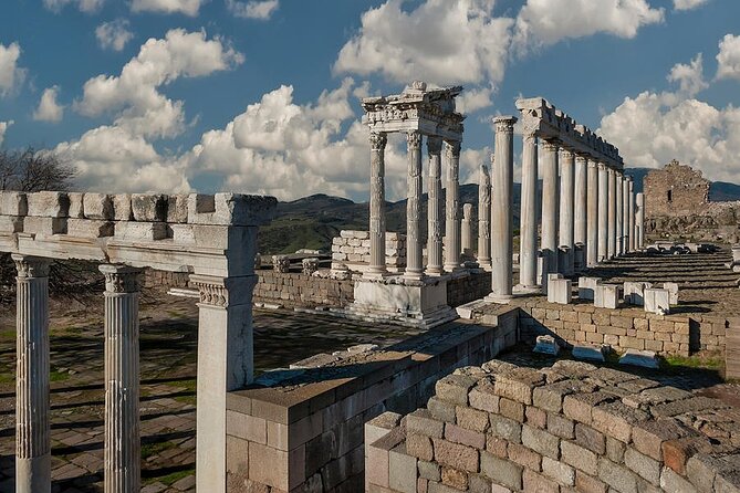 Pergamon&Asklepion Day Tour From Kusadasi / Izmir - Pickup and Logistics