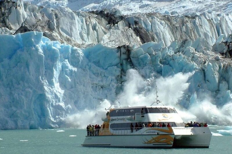 Perito Moreno NAUTICAL SAFARI Navigation and FOOTBRIDGES - Experience Highlights