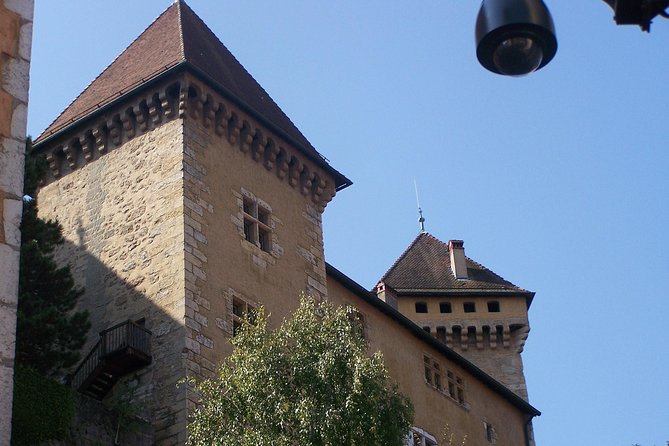 Pérouges & Annecy Private Day Trip With Food Tasting From Lyon - Cancellation and Refund Policy