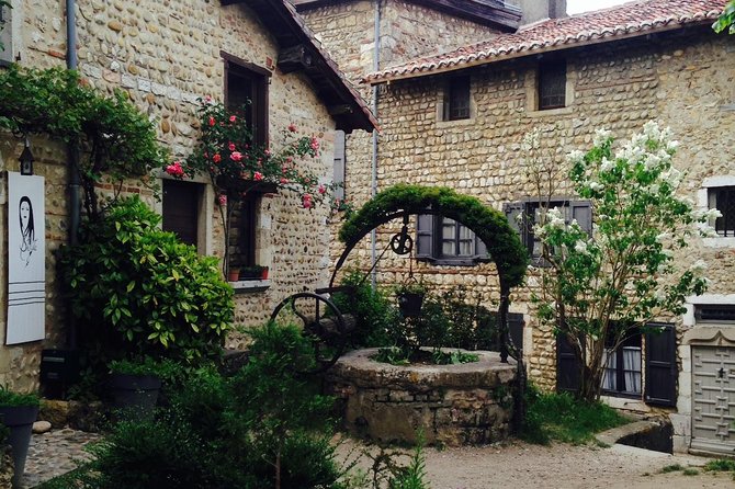 Pérouges & Annecy Private Day Trip With Food Tasting From Lyon - Customer Feedback and Reviews