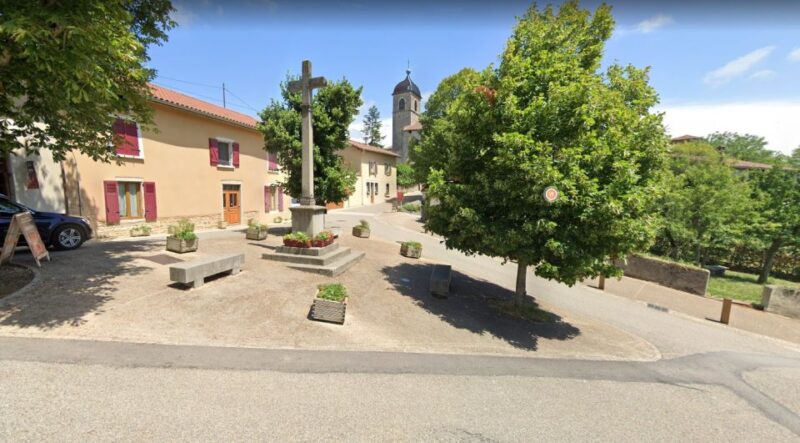 Pérouges: Private Guided Tour of the Medieval Village - Itinerary Highlights