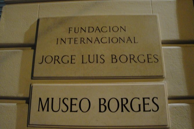 Personalities of Buenos Aires: The Lives of Evita and Borges - Key Points