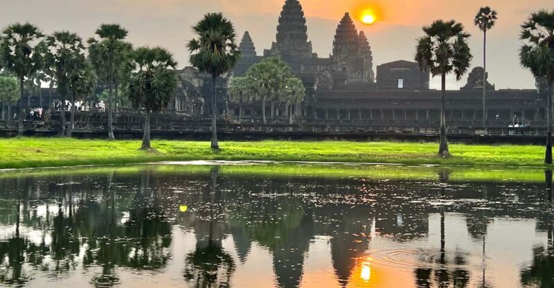Personalize Angkor Wat Sunrise Tour With Lunch - Itinerary Highlights