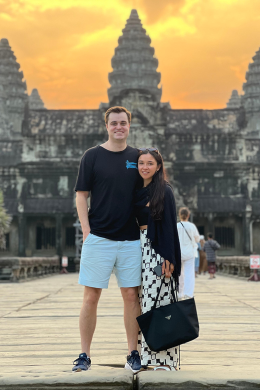 Personalize Angkor Wat Sunrise Tour With Lunch - Meeting and Pickup Information