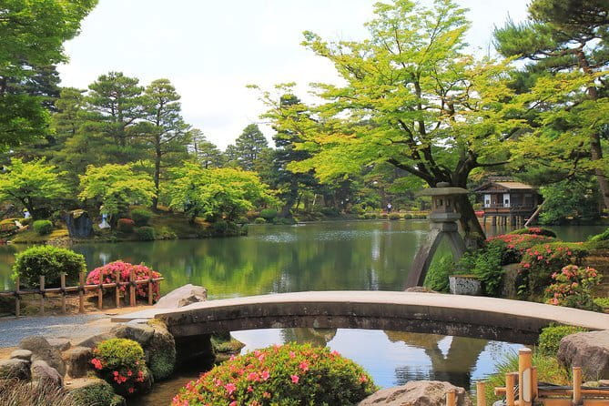 Personalized and Exclusive Photographic Tour of Kenrokuen - Personalized Photography Experience