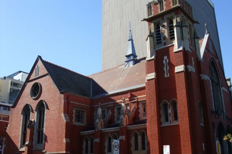 Perth: First Discovery Walk and Reading Walking Tour - Explore and Discover