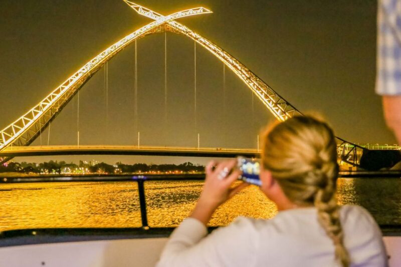 Perth: Swan River Dinner Cruise With Beverages - Key Points