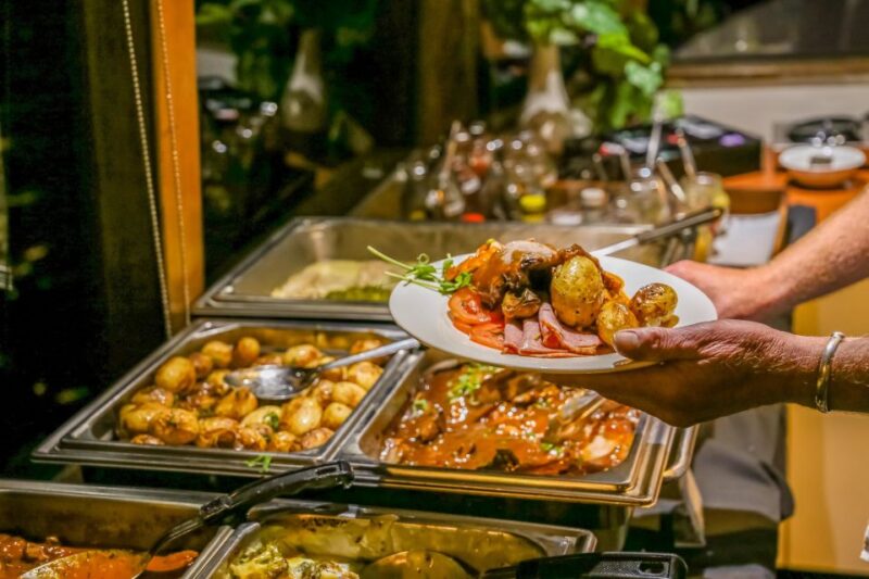 Perth: Swan River Dinner Cruise With Beverages - Age Requirement