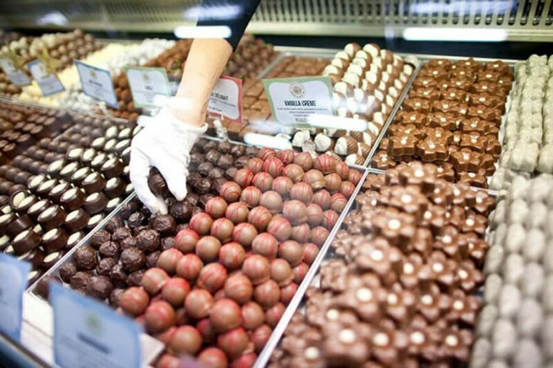 Perth Wildlife Park & City Highlights - Small Group Tours - Chocolate Sampling at Margaret River Chocolate Company