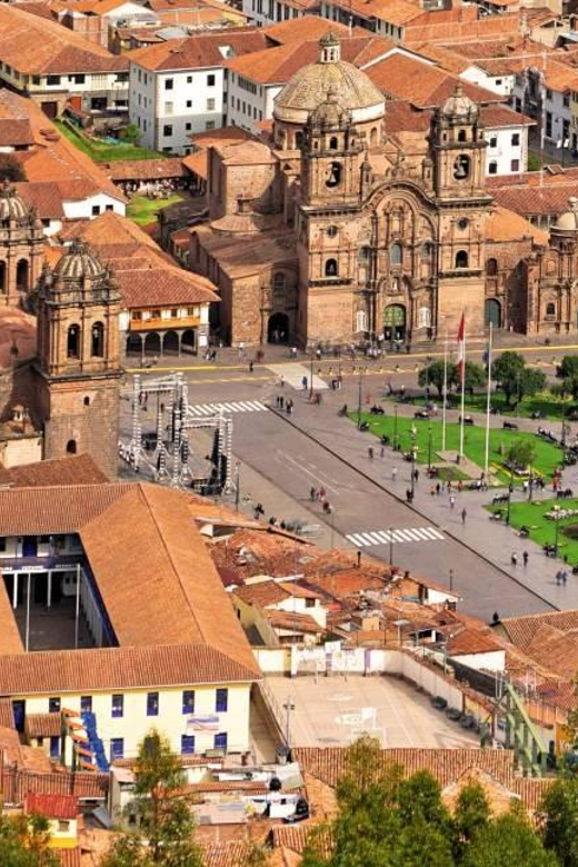 Peru: Ica, Cusco, Machu Picchu, Humantay Lake - 6 Days - Group Size and Languages