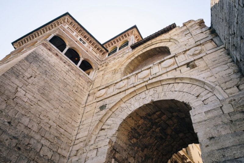 Perugia: Old Town Walking Tour, Piazza IV Novembre - Tour Experience and Guide