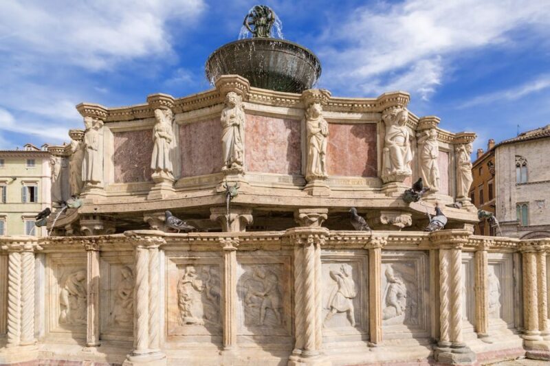 Perugia: Old Town Walking Tour, Piazza IV Novembre - Important Information for Participants