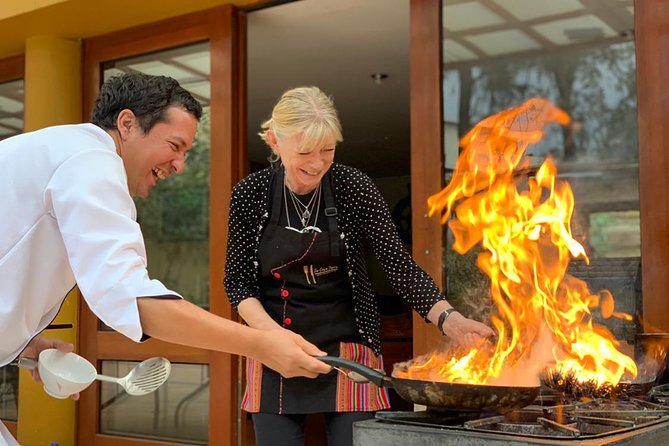 Peruvian Cooking Experience, Pisco Sour and Visit Local Market - Traveler Capacity