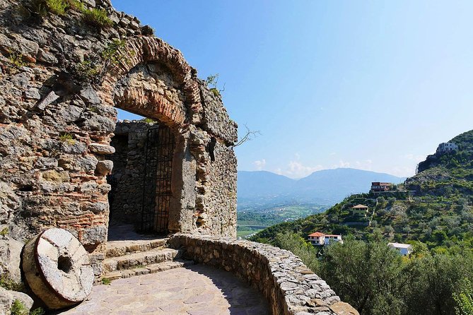 Petrele Castle Tour - Transportation and Accessibility