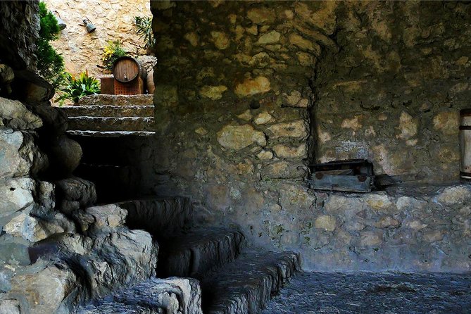Petrele Castle Tour - Reviews and Ratings