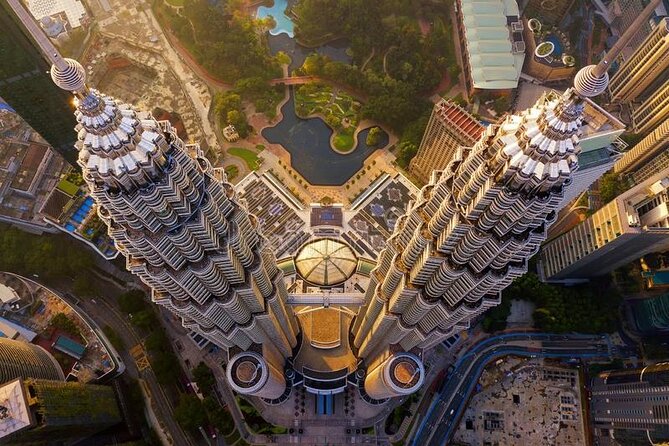 Petronas Twin Tower Skybridge View & Dining Experience Tour With Local Host - Skybridge Experience and Highlights
