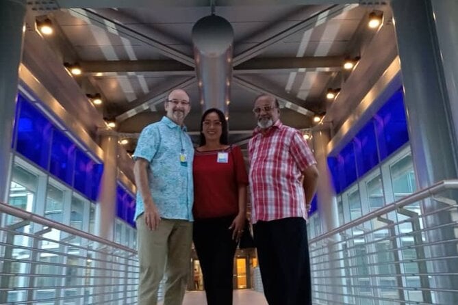 Petronas Twin Tower Skybridge View & Dining Experience Tour With Local Host - Combining the Experience With Local Insights