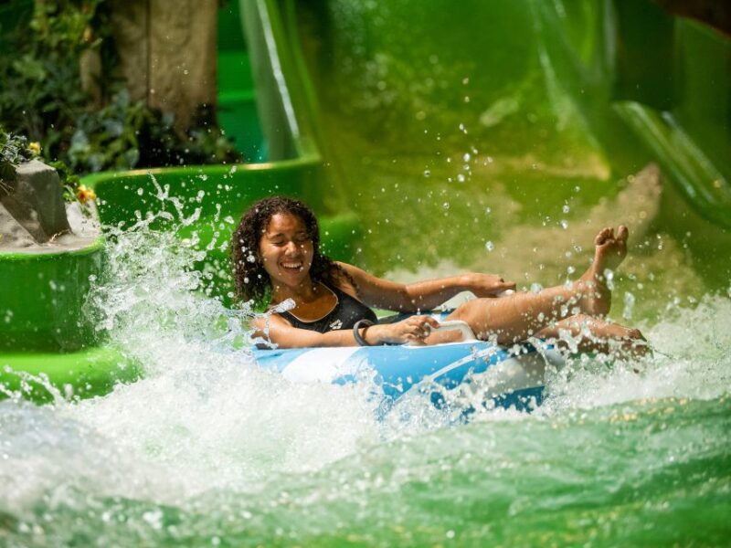Pfäffikon: Alpamare Water Park Entry Ticket - Indoor and Outdoor Attractions