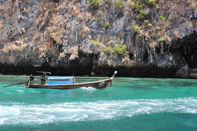 Phang Nga Hong by Starlight - Onboard Buffet Dinner and Cruise