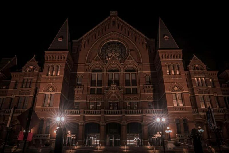 Phantoms of the Pig Iron Past: Cursed Cincinnati Ghost Tours - An In-Depth Look at Cincinnati’s Haunted Streets