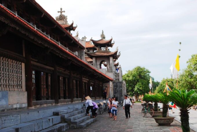 Phat Diem Catheral and Tam Coc Private Day Tour From Hanoi - Optional Cycling Tour