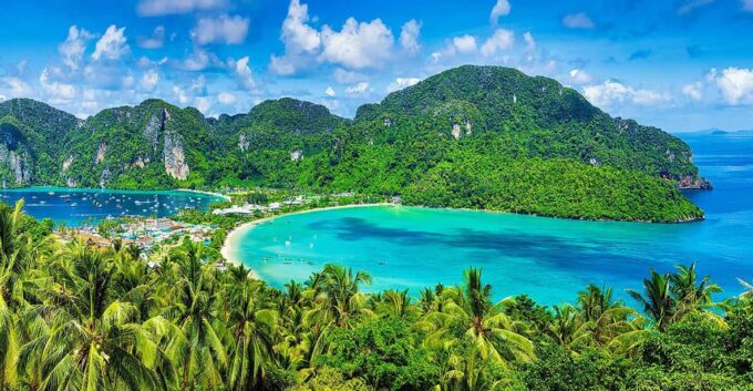 Phi Phi and Bamboo Islands Speedboat Tour With Fins - Phuket Hotel Pickup and Drop-off