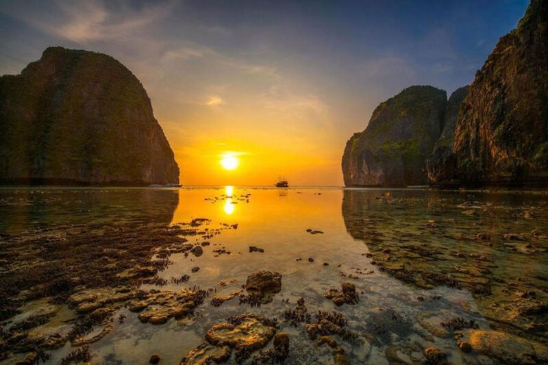 Phi Phi: Full-Day Phi Phi Islands & Sunset Tour by Speedboat - Key Points