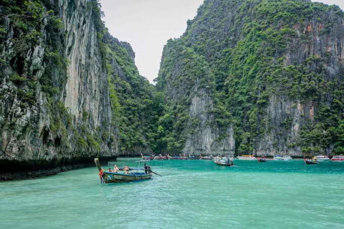Phi Phi : Half Day by Speed Boat 4 Hours Phi Phi Lay - Discovering Viking Cave