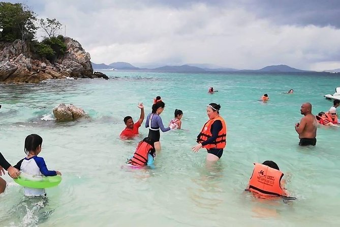 Phi Phi Happy Day Boat Tours - Tour Group Size